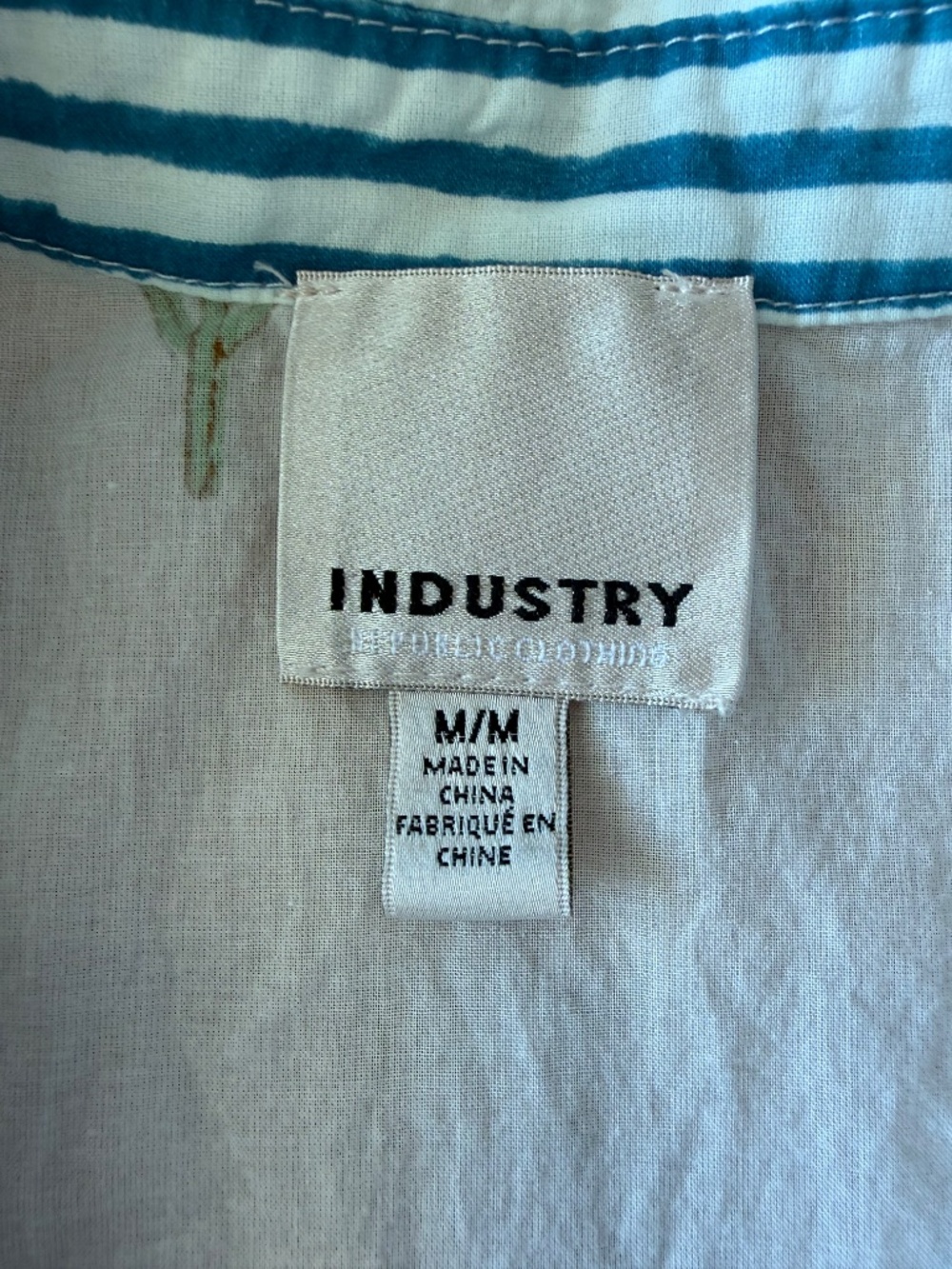 NWOT Industry Republic Clothing Button-Down SS Shirt Tropical Women's Medium - Picture 3 of 6